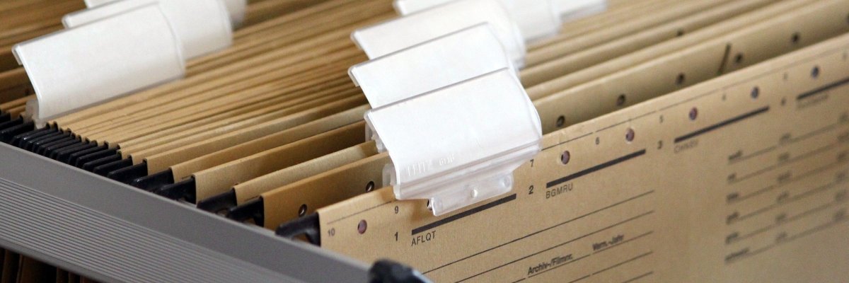 Die Gegenthese zur Digitalisierung: Hängeregister im Aktenschrank