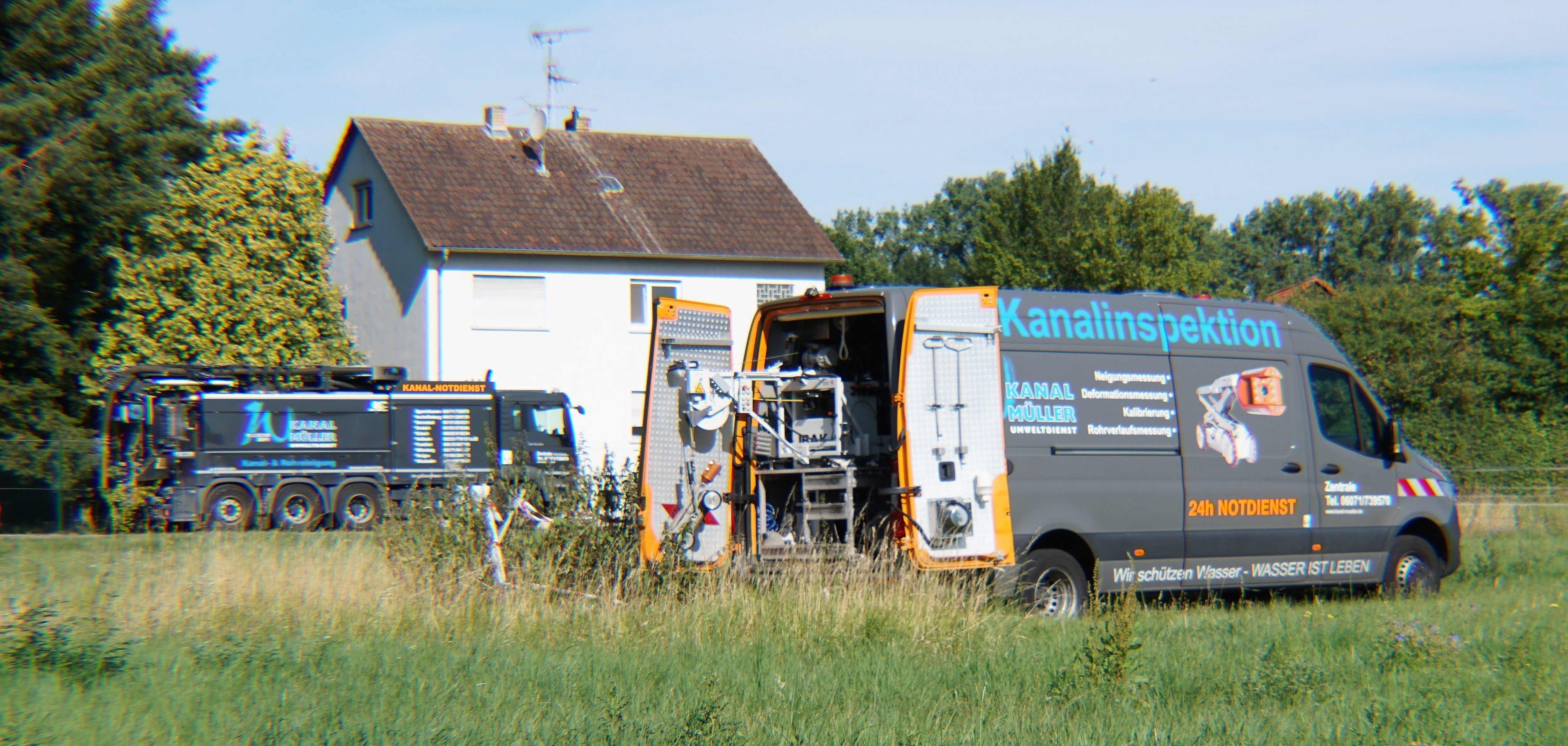 Auto und Kanalbauarbeiten