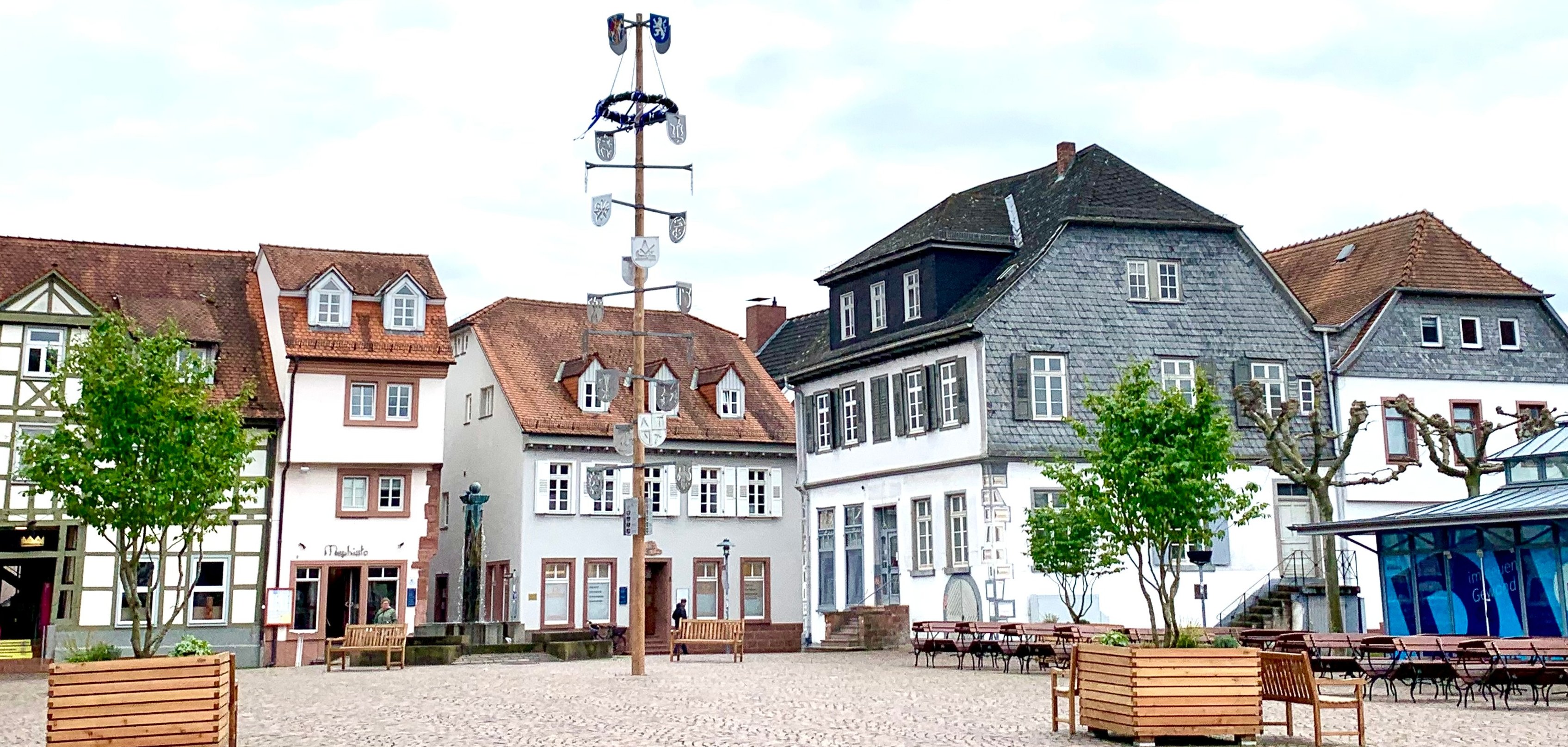 Der Maibaum auf dem Marktplatz