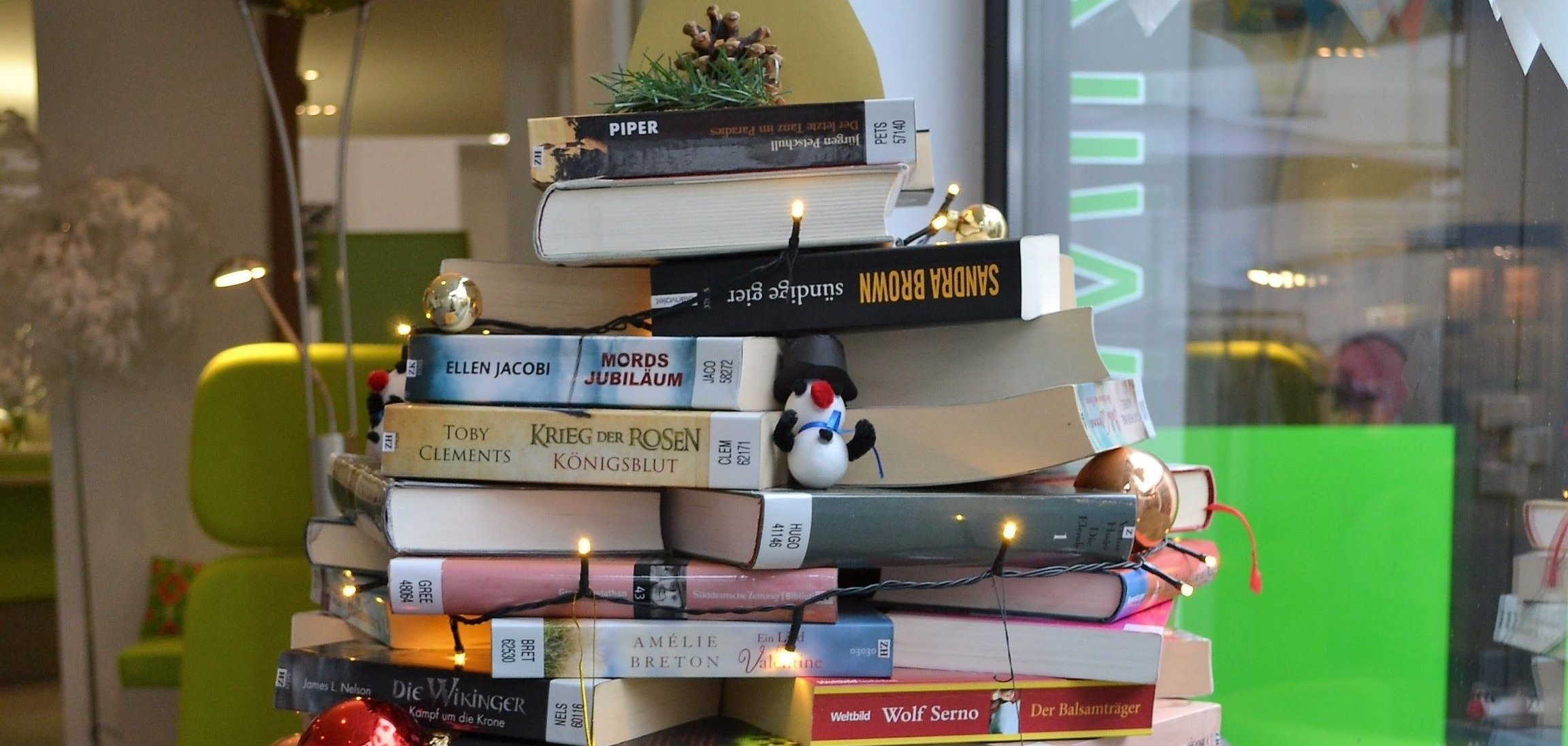 Bücher-Weihnachtsbaum