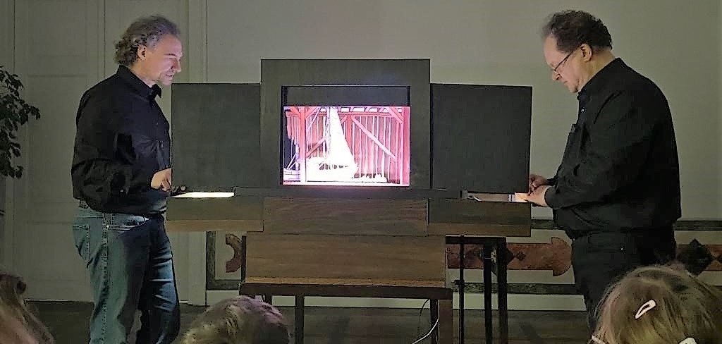das Papiertheater