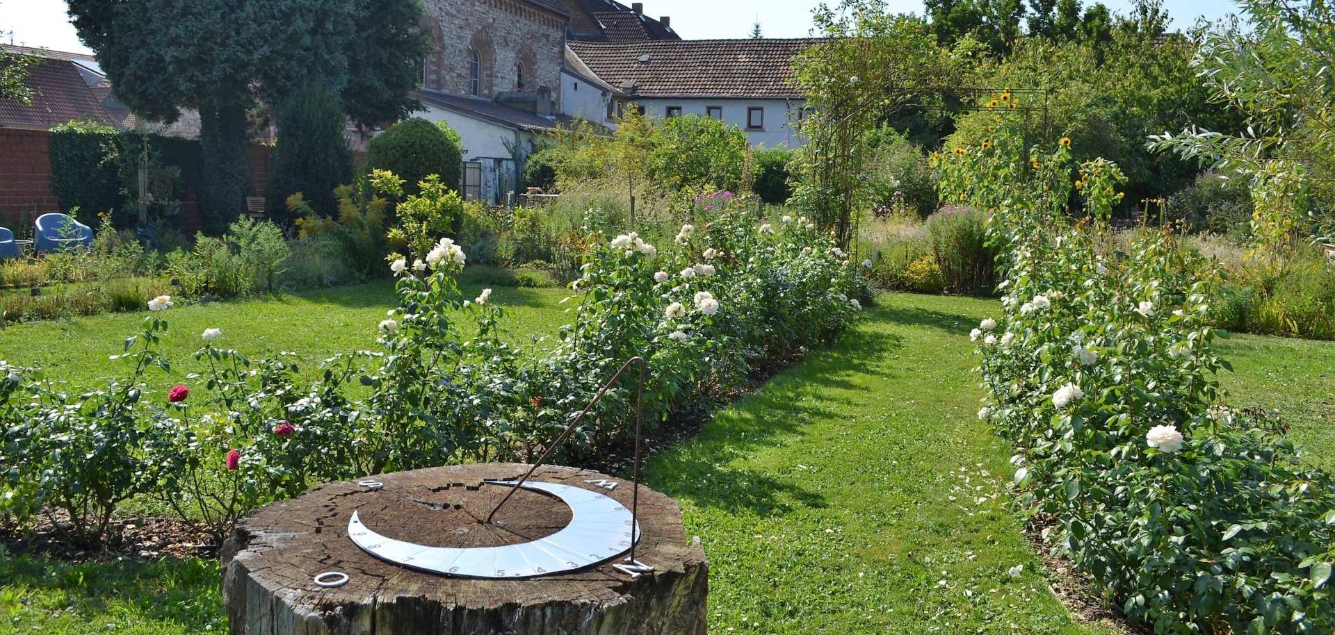 Blick in den Klostergarten