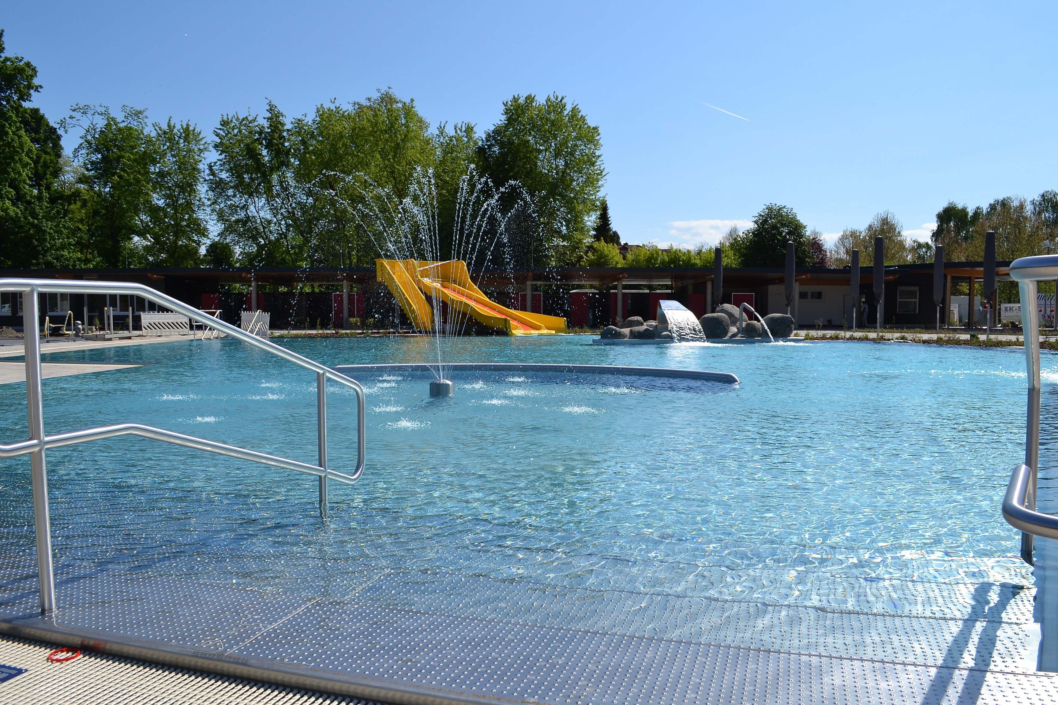 das Nichtschwimmerbecken