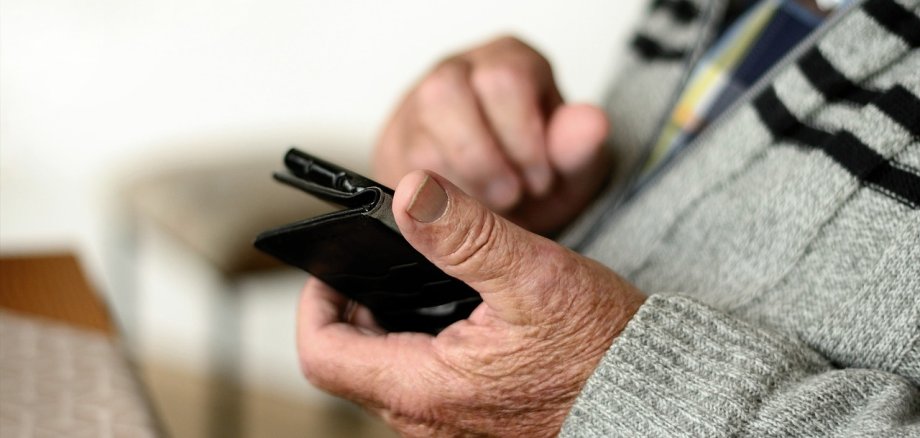 Smartphone in der hand