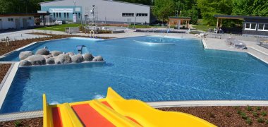 das Nichtschwimmerbecken
